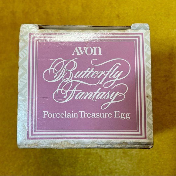 Avon Butterfly Fantasy Porcelain Egg 1979 - Picture 3 of 7